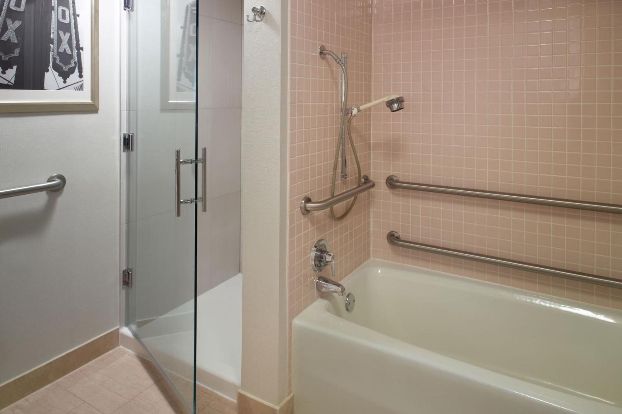 Atlanta Marriott Suites Midtown מראה חיצוני תמונה